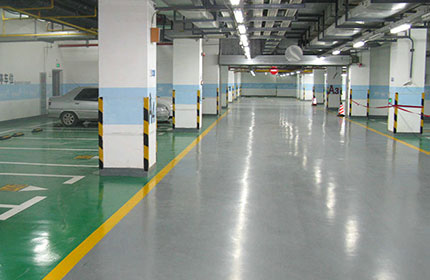 停車場環(huán)氧地坪施工采用地坪漆有哪些優(yōu)點？